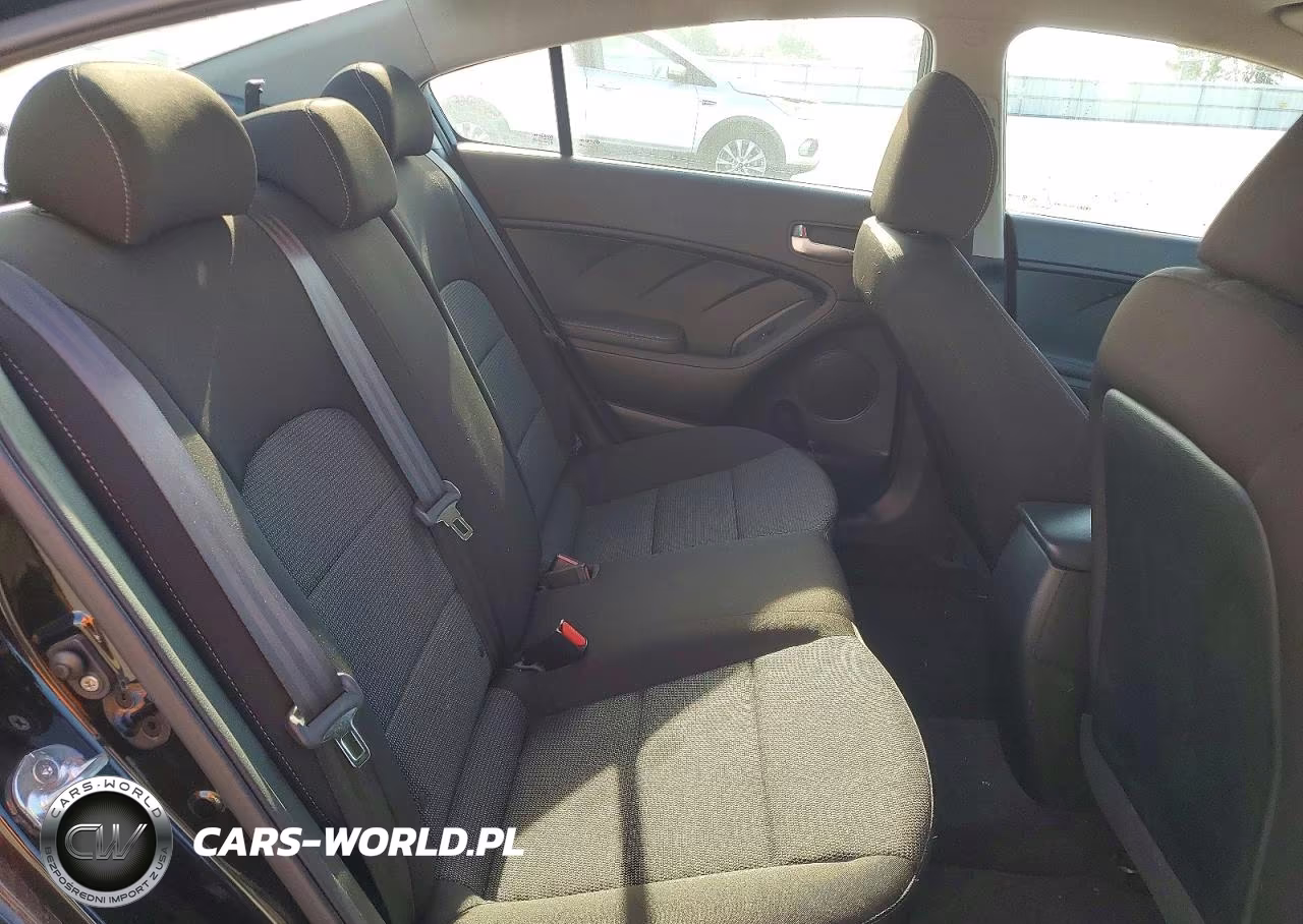 2018 Kia Forte Lx VIN:3KPFK4A74JE230415 - 10