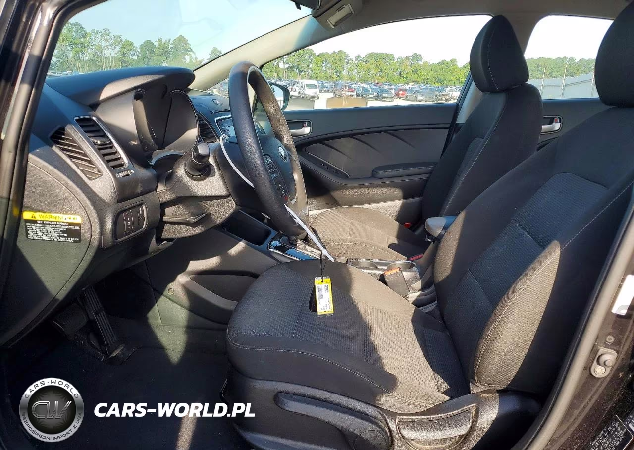 2018 Kia Forte Lx VIN:3KPFK4A74JE230415 - 7