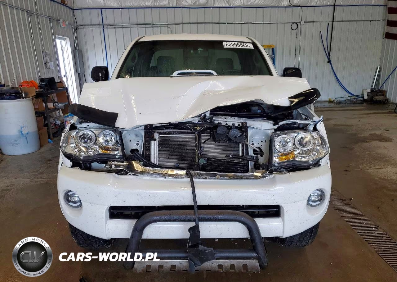 2005 Toyota Tacoma Access Cab VIN:5TEUU42N85Z104930 - 5