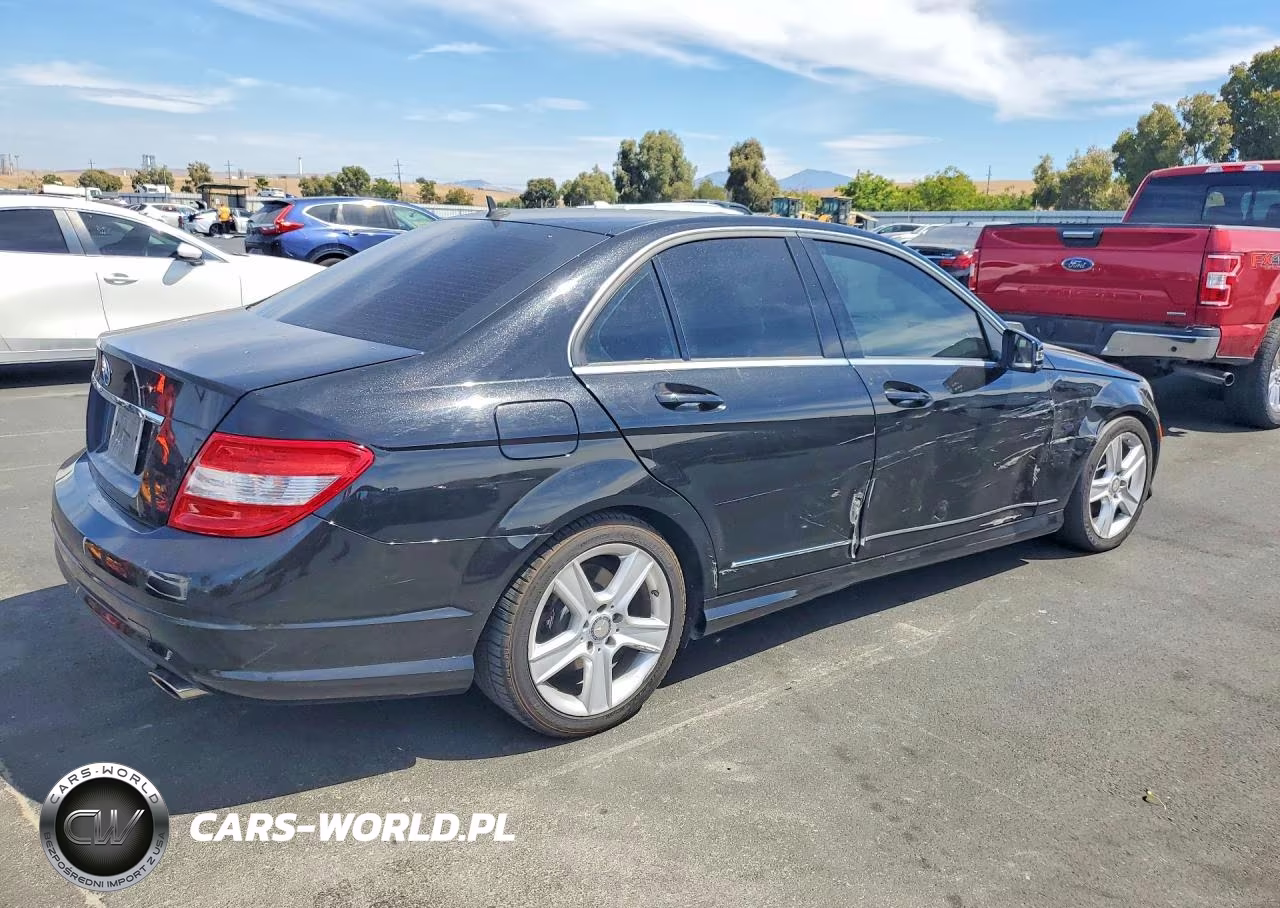 2010 Mercedes-Benz C 300 VIN:WDDGF5EB0AR115866 - 3