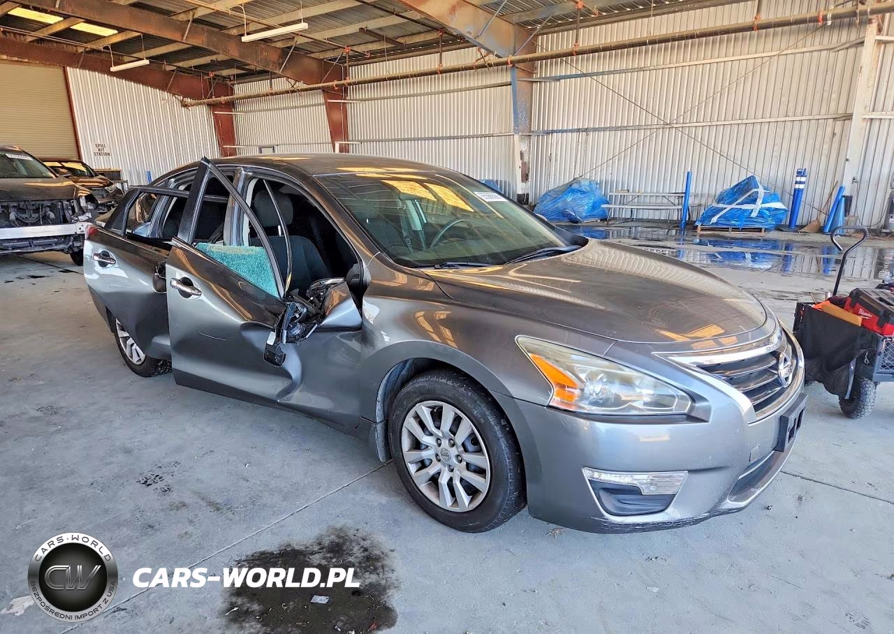 2015 Nissan Altima 2.5 S VIN:1N4AL3AP1FC463853 - 4
