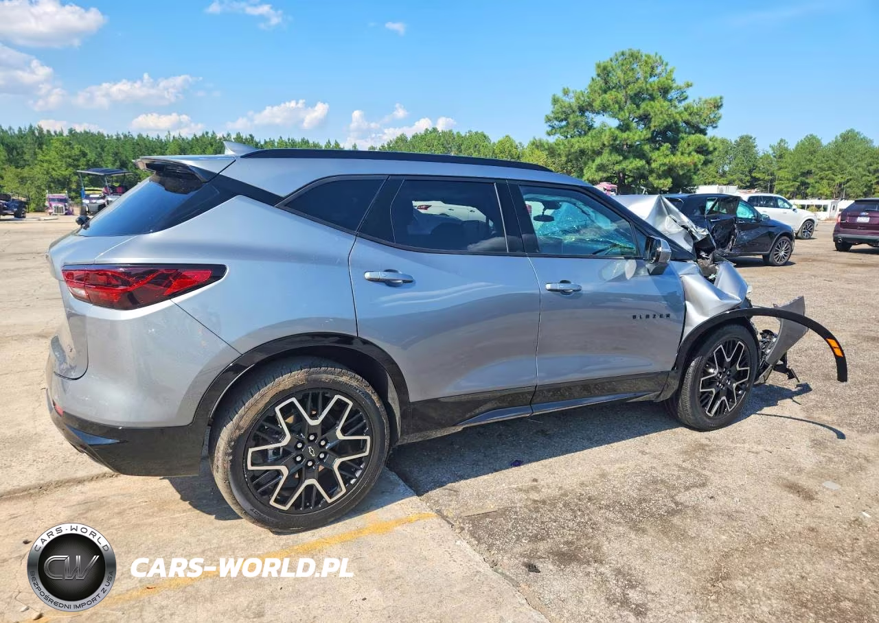 2025 Chevrolet Blazer Rs VIN:3GNKBERS8SS161414 - 3