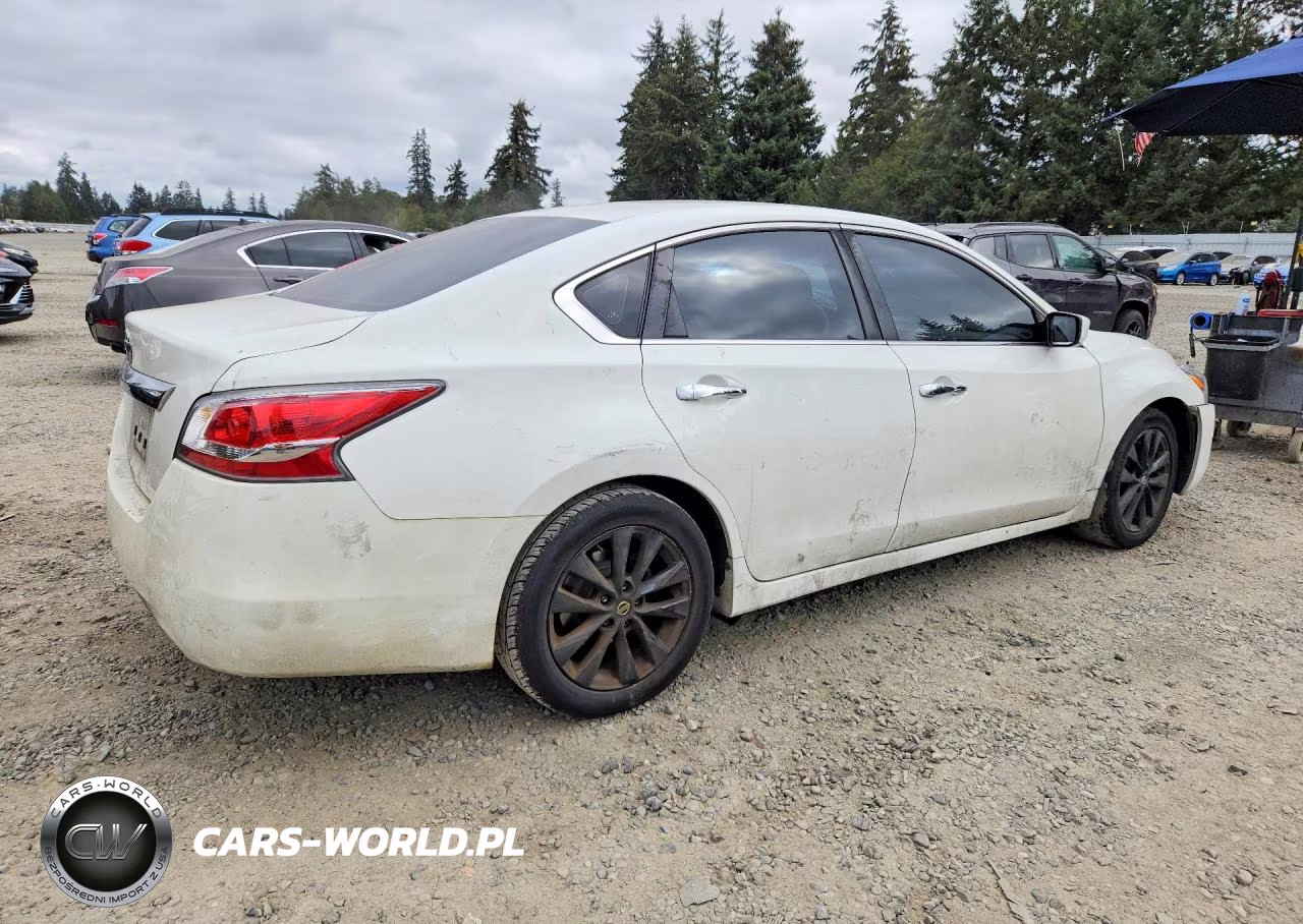2015 Nissan Altima 2.5 VIN:1N4AL3AP7FC592020 - 3