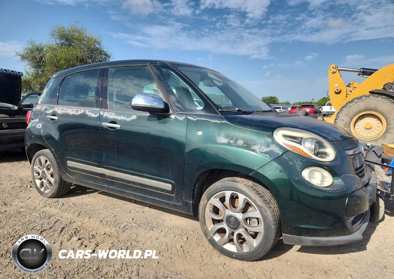 2015 Fiat 500L Lounge VIN:ZFBCFACH4FZ031925 - 4