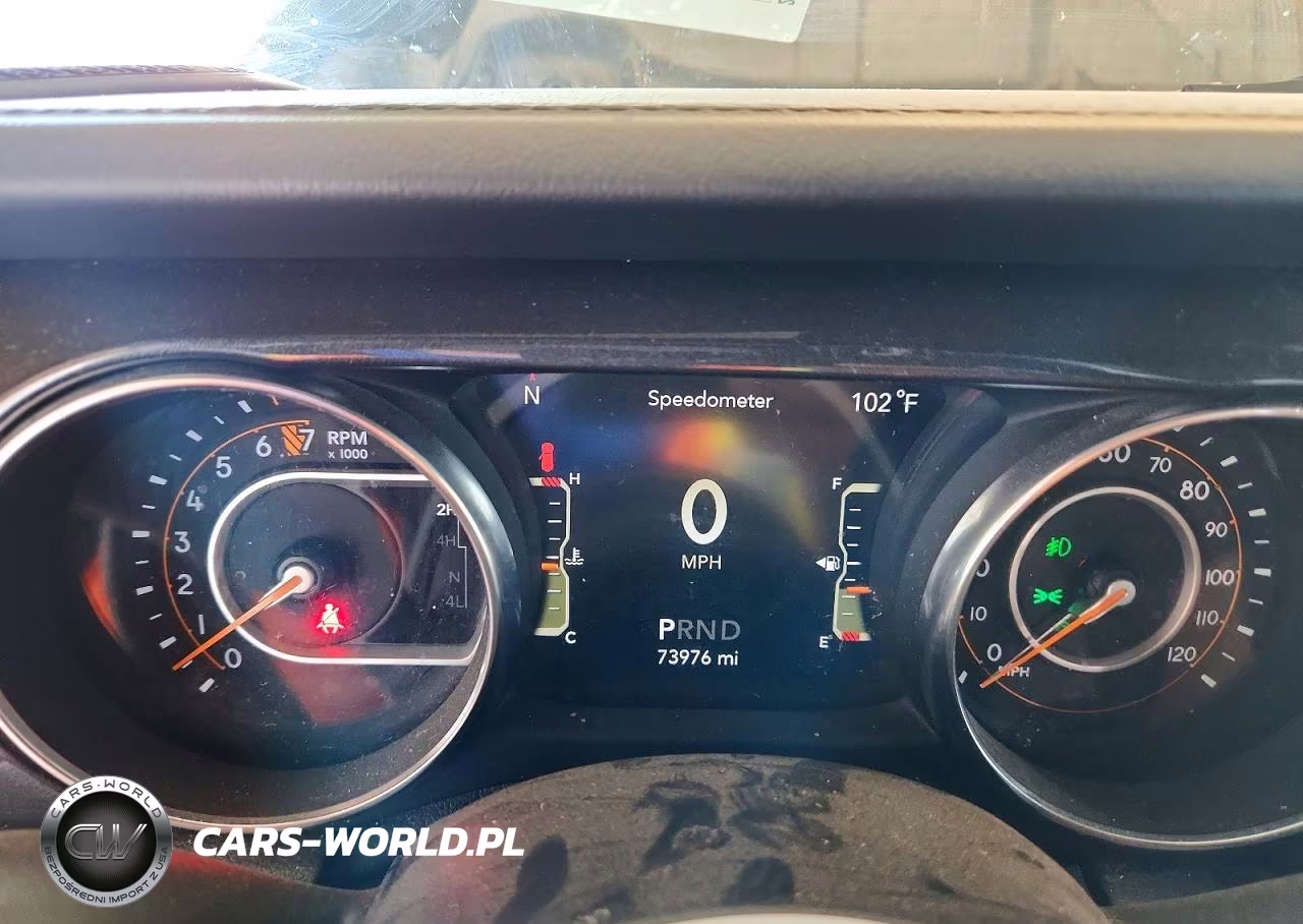 2020 Jeep Wrangler Unlimited Sahara VIN:1C4HJXEG5LW205636 - 9