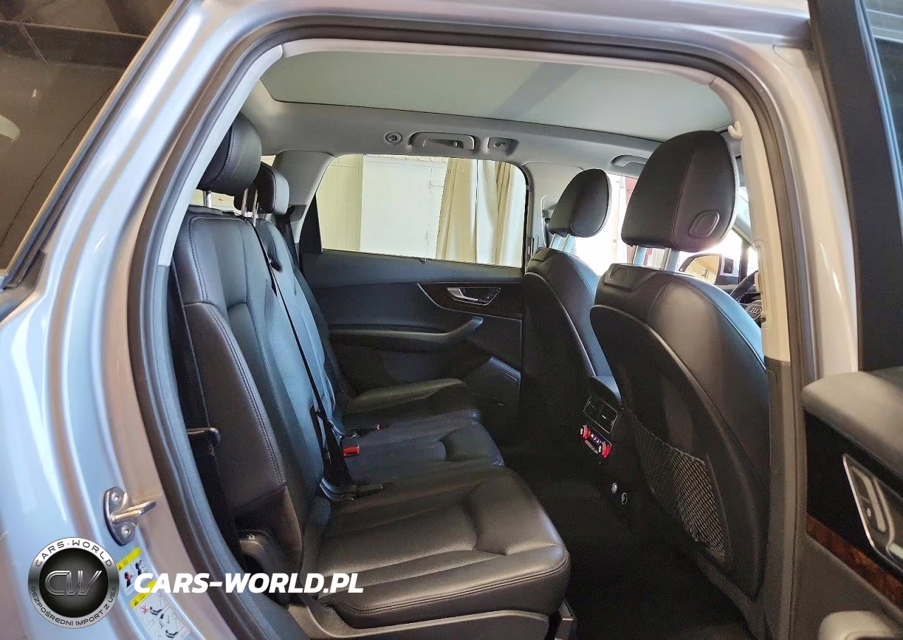 2018 Audi Q7 Prestige VIN:WA1VAAF72JD043708 - 11