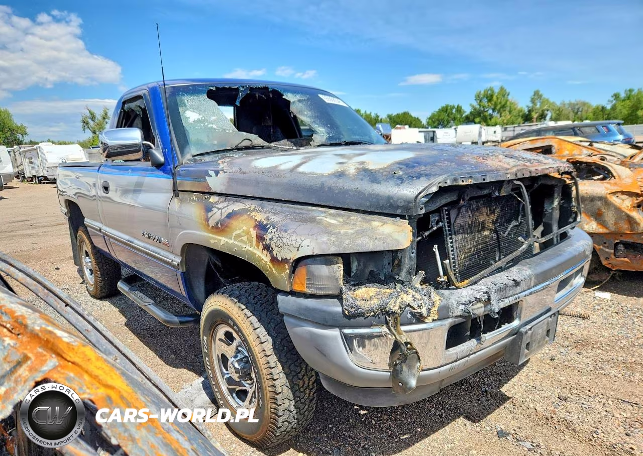 1995 Dodge Ram 1500 VIN:1B7HF16Z8SS203724 - 4