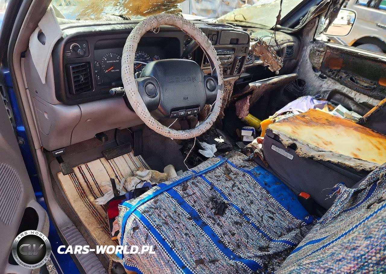 1995 Dodge Ram 1500 VIN:1B7HF16Z8SS203724 - 8