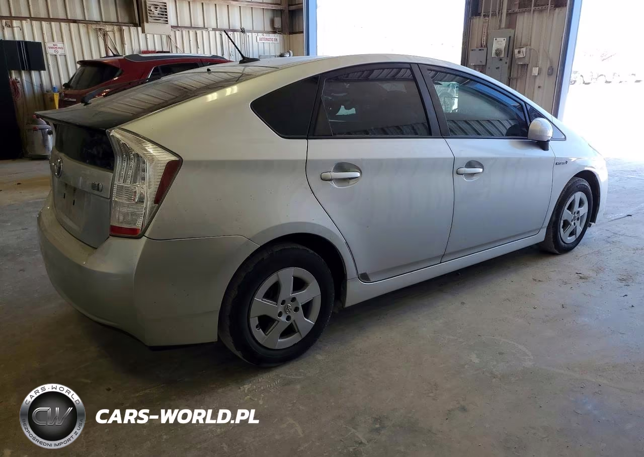 2011 Toyota Prius Three VIN:JTDKN3DU9B1409930 - 3