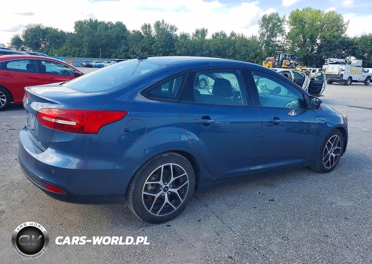 2018 Ford Focus Sel VIN:1FADP3H26JL277892 - 3