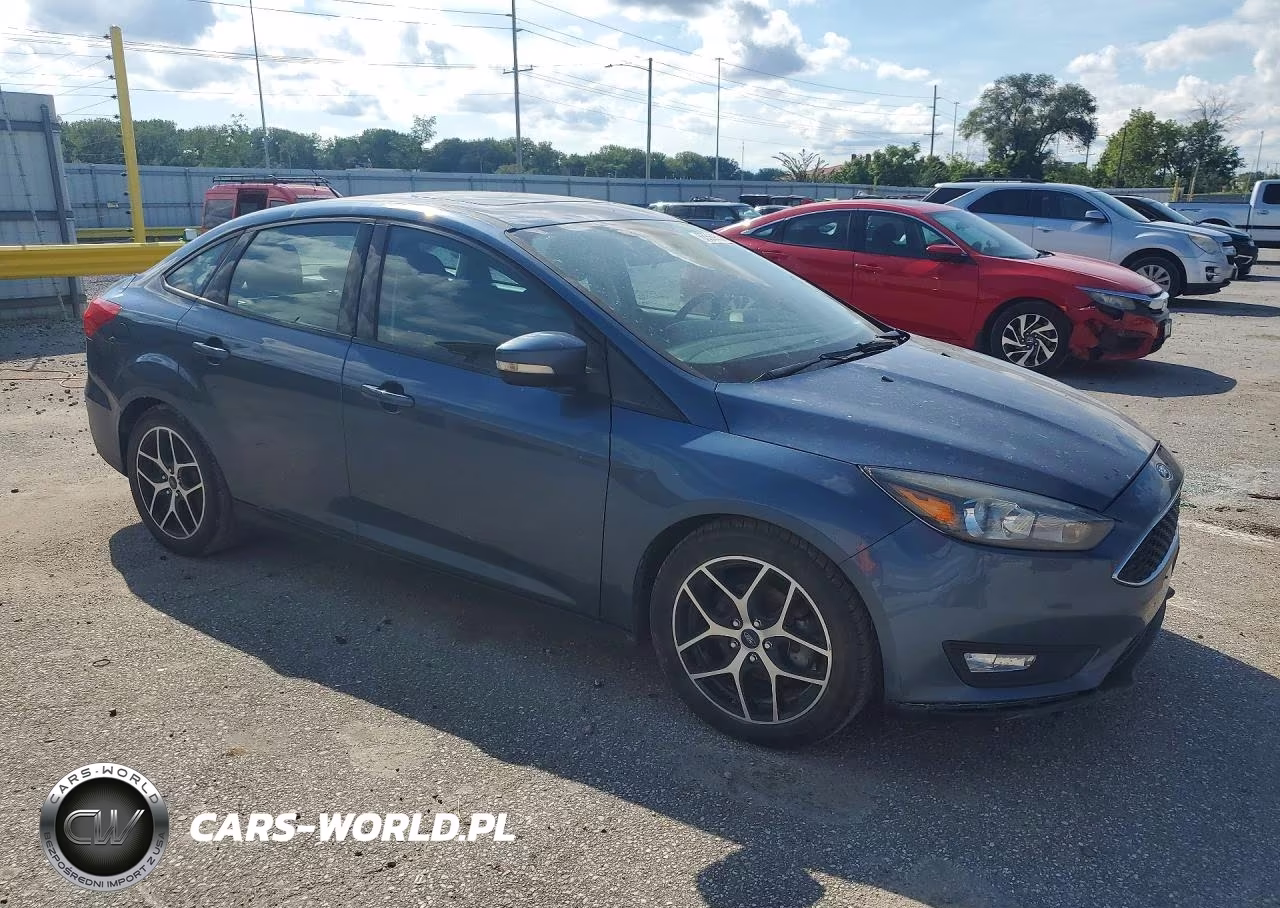 2018 Ford Focus Sel VIN:1FADP3H26JL277892 - 4