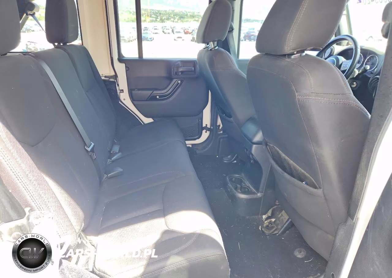 2014 Jeep Wrangler Unlimited Sport VIN:1C4BJWDG9EL228276 - 10