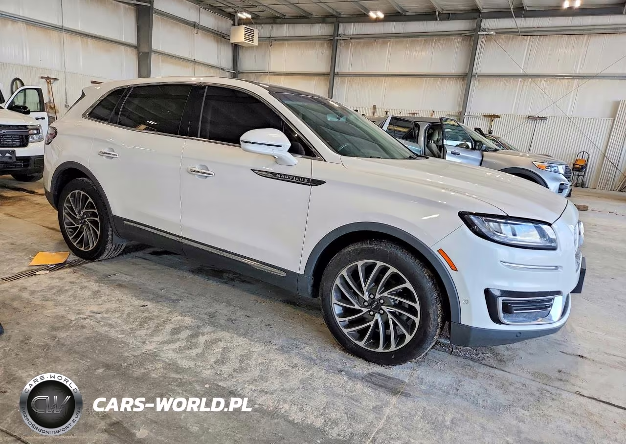 2019 Lincoln Nautilus Reserve VIN:2LMPJ8L96KBL45796 - 4