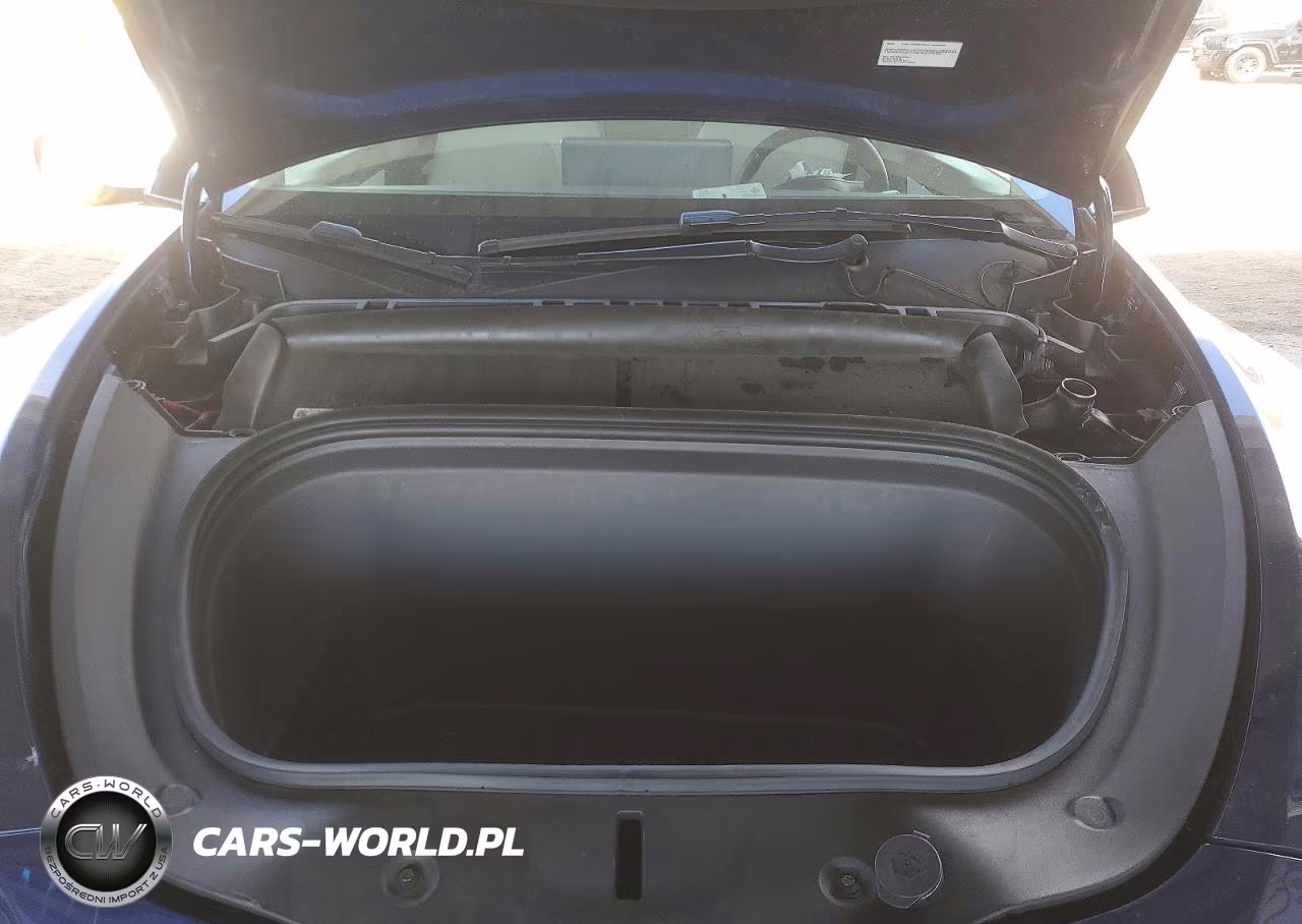 2022 Tesla Model Y VIN:7SAYGDEF3NF365609 - 11