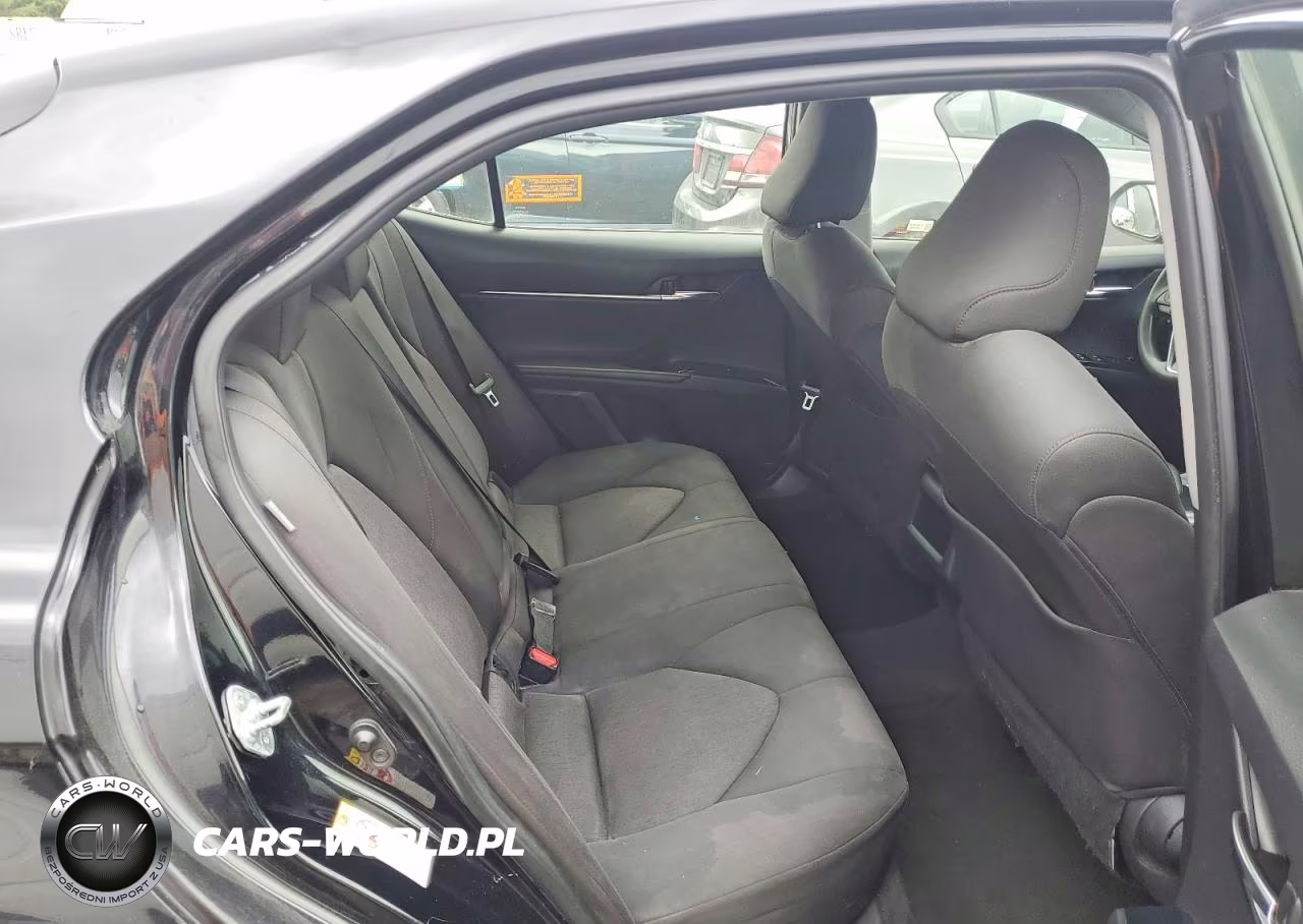 2018 Toyota Camry Le VIN:JTNB11HK7J3013082 - 10