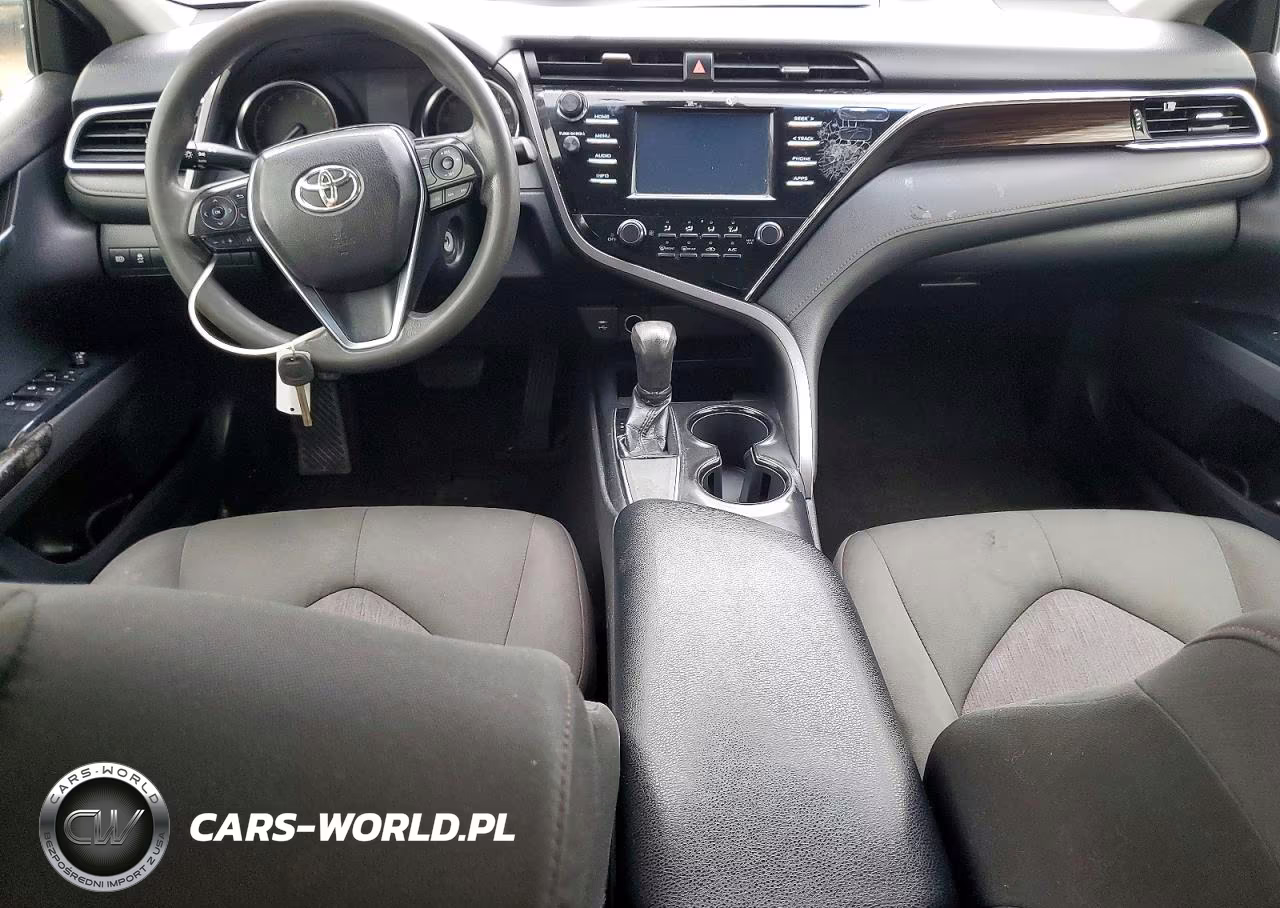 2018 Toyota Camry Le VIN:JTNB11HK7J3013082 - 8