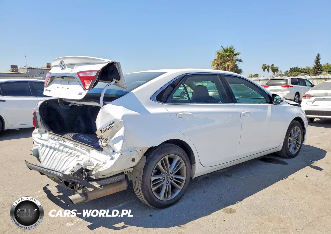 2017 Toyota Camry Se VIN:4T1BF1FK5HU813033 - 3