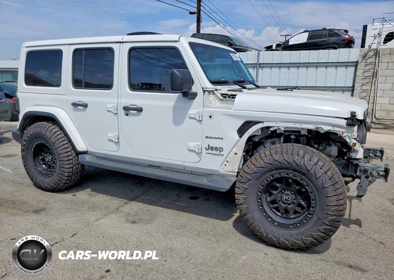 2018 Jeep Wrangler Unlimited Sahara VIN:1C4HJXEGXJW319113 - 4