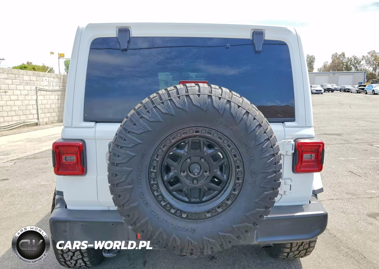 2018 Jeep Wrangler Unlimited Sahara VIN:1C4HJXEGXJW319113 - 6