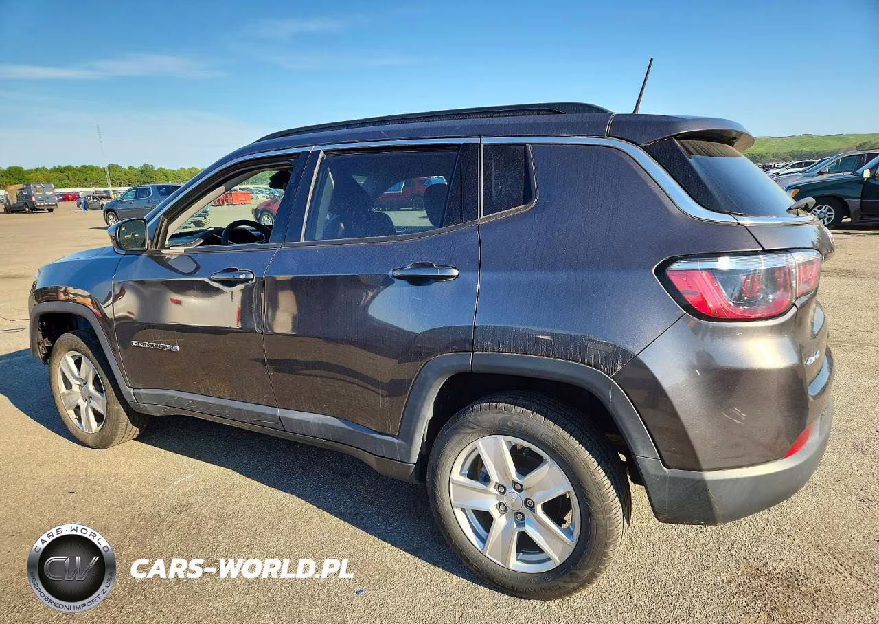 2022 Jeep Compass Latitude VIN:3C4NJDBB7NT107033 - 2