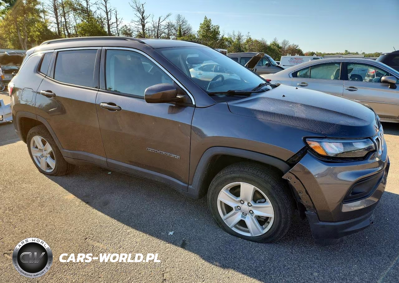 2022 Jeep Compass Latitude VIN:3C4NJDBB7NT107033 - 4