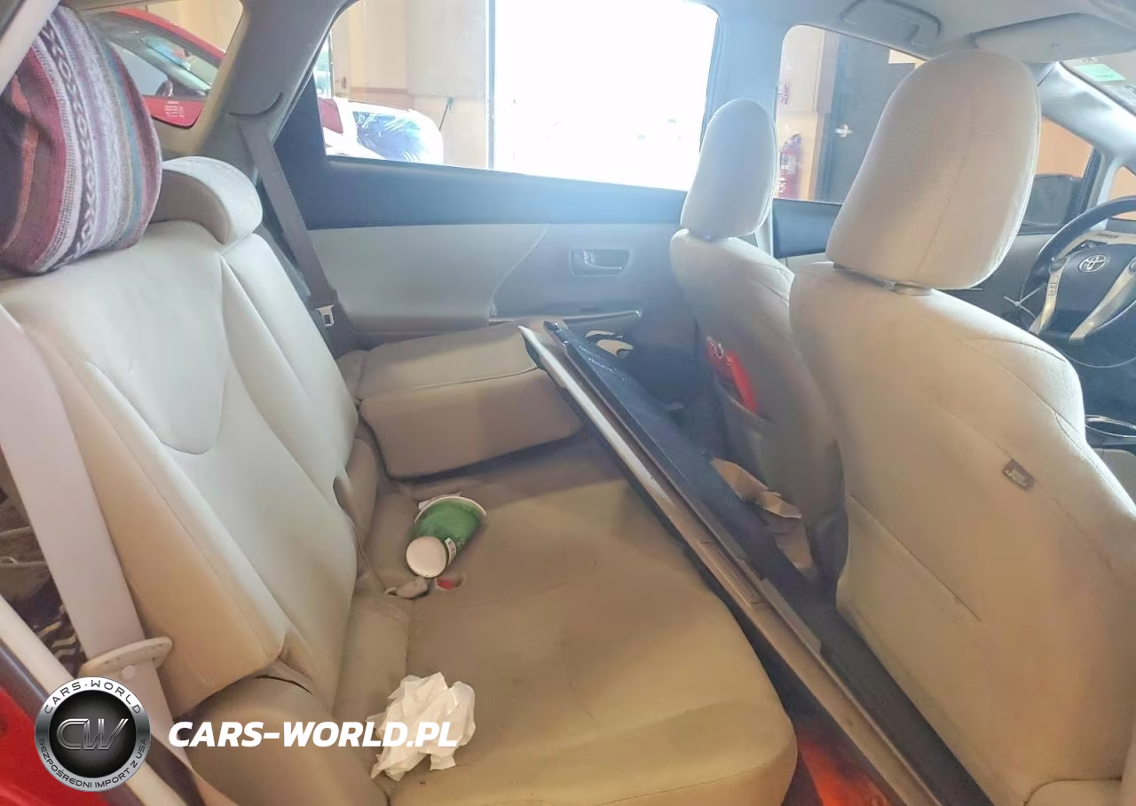 2012 Toyota Prius V Two VIN:JTDZN3EU5C3186000 - 10