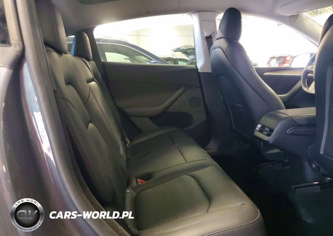 2024 Tesla Model Y VIN:7SAYGDEE4RA216961 - 10