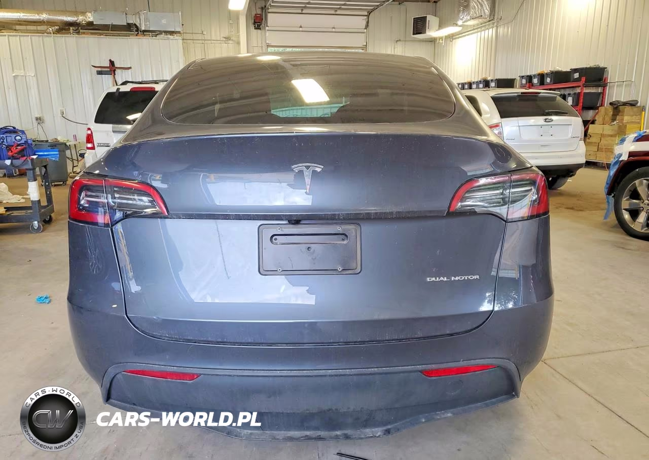 2024 Tesla Model Y VIN:7SAYGDEE4RA216961 - 6
