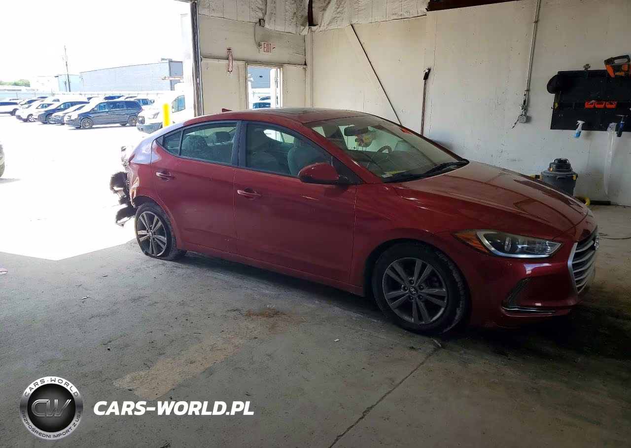 2018 Hyundai Elantra Value Edition VIN:5NPD84LF0JH389180 - 4