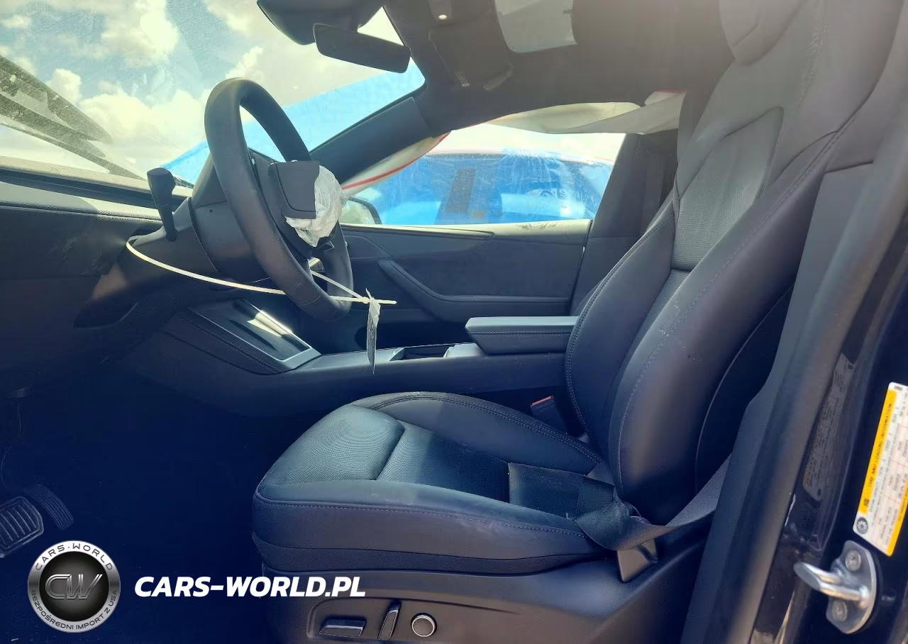 2026 Tesla Model Y VIN:7SAYGDED7TA699909 - 7