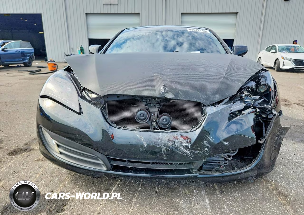 2010 Hyundai Genesis Coupe 2.0T Track VIN:KMHHT6KD8AU028535 - 5
