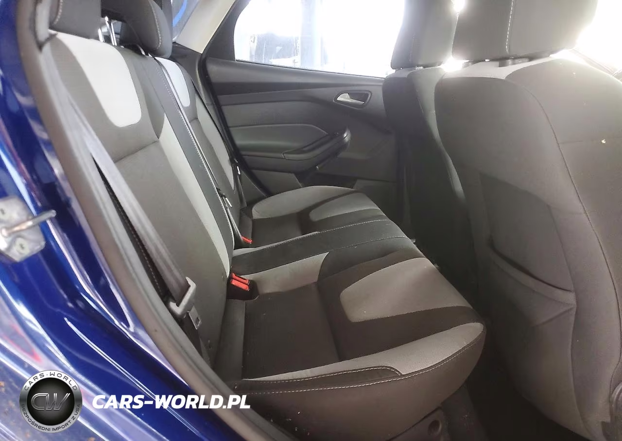 2012 Ford Focus Se VIN:1FAHP3F21CL452704 - 10