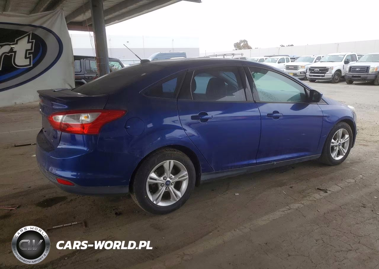2012 Ford Focus Se VIN:1FAHP3F21CL452704 - 3