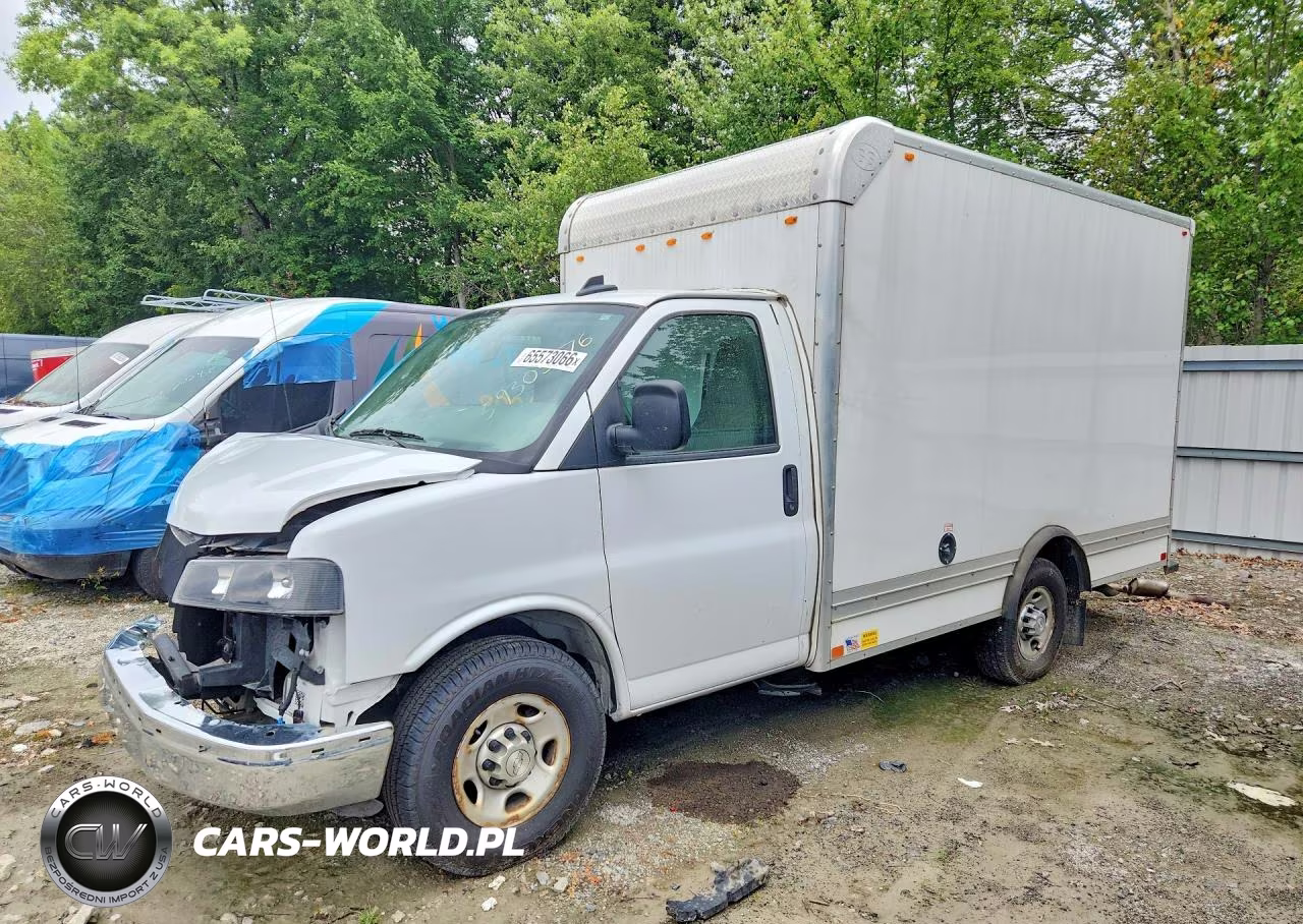 2024 Chevrolet Express G3500 Box Truck – zdjęcie 1 z 12