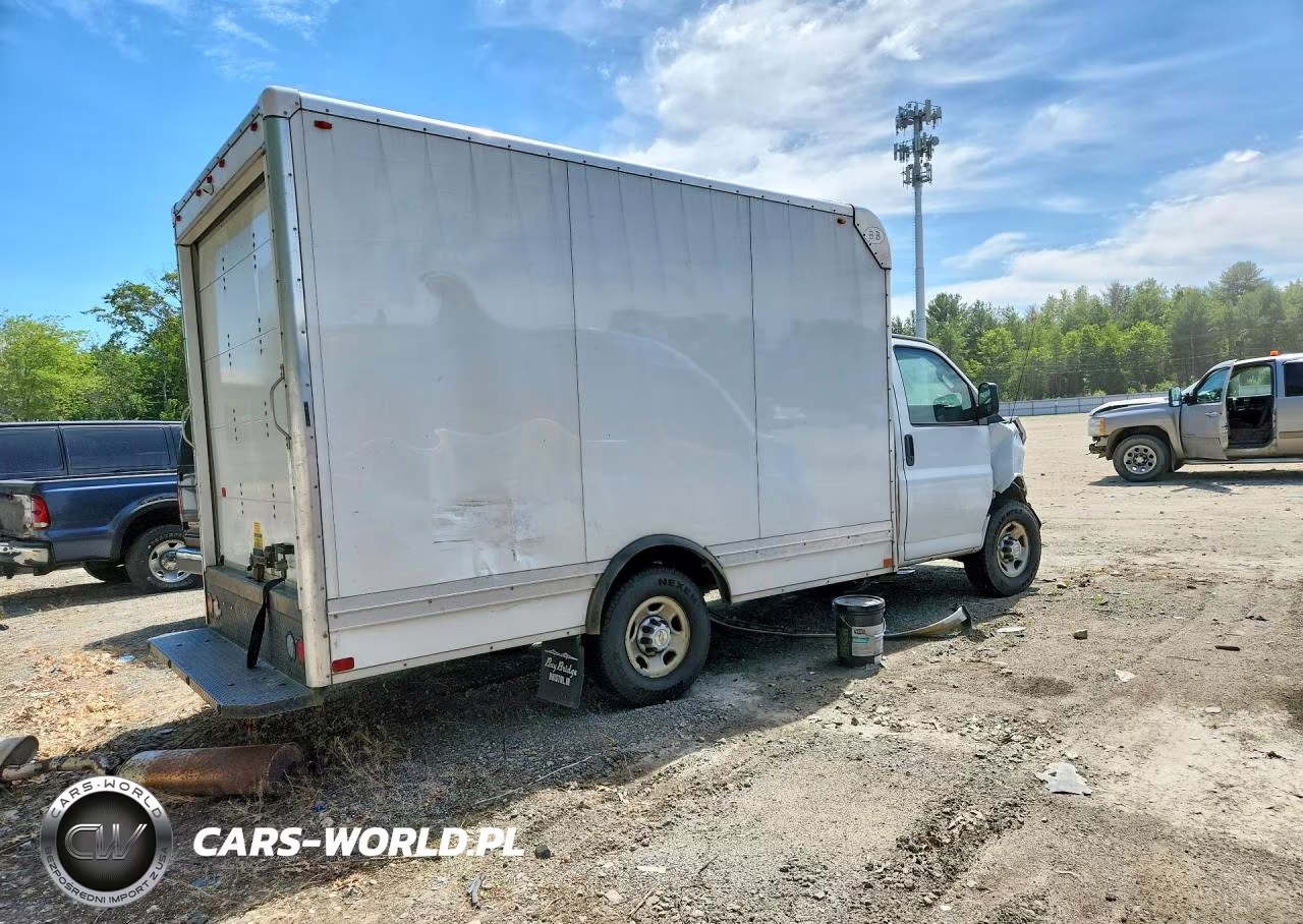 2024 Chevrolet Express G3500 Box Truck VIN:1HA0GRF71RN017373 - 3