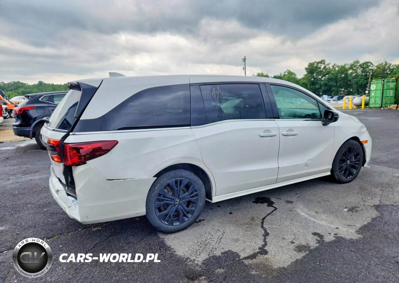 2025 Honda Odyssey Sport-L VIN:5FNRL6H70SB056172 - 3