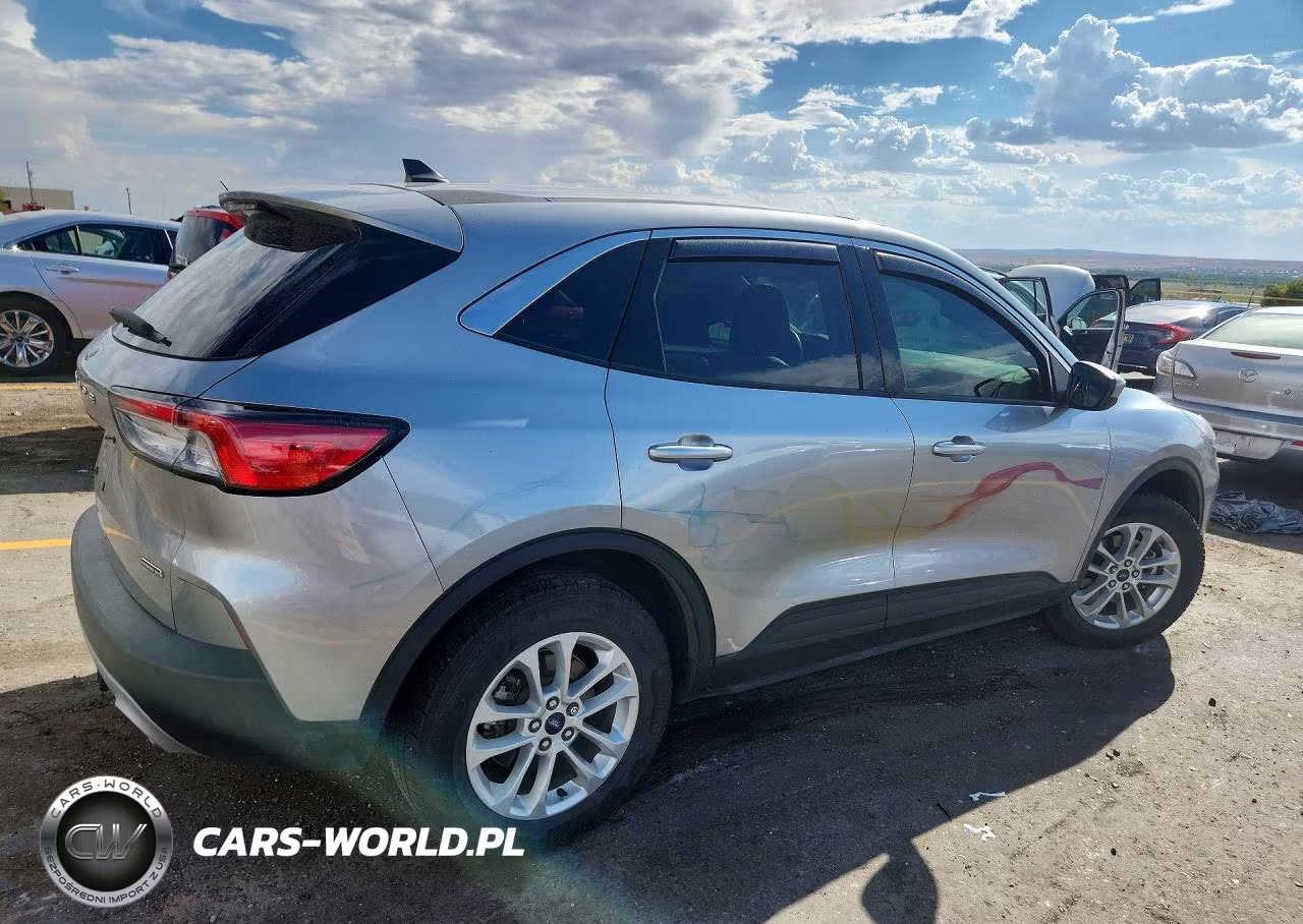 2021 Ford Escape Se VIN:1FMCU9BZ5MUA18635 - 3