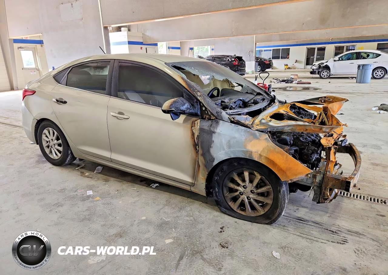 2019 Hyundai Accent Sel VIN:3KPC24A32KE066504 - 4