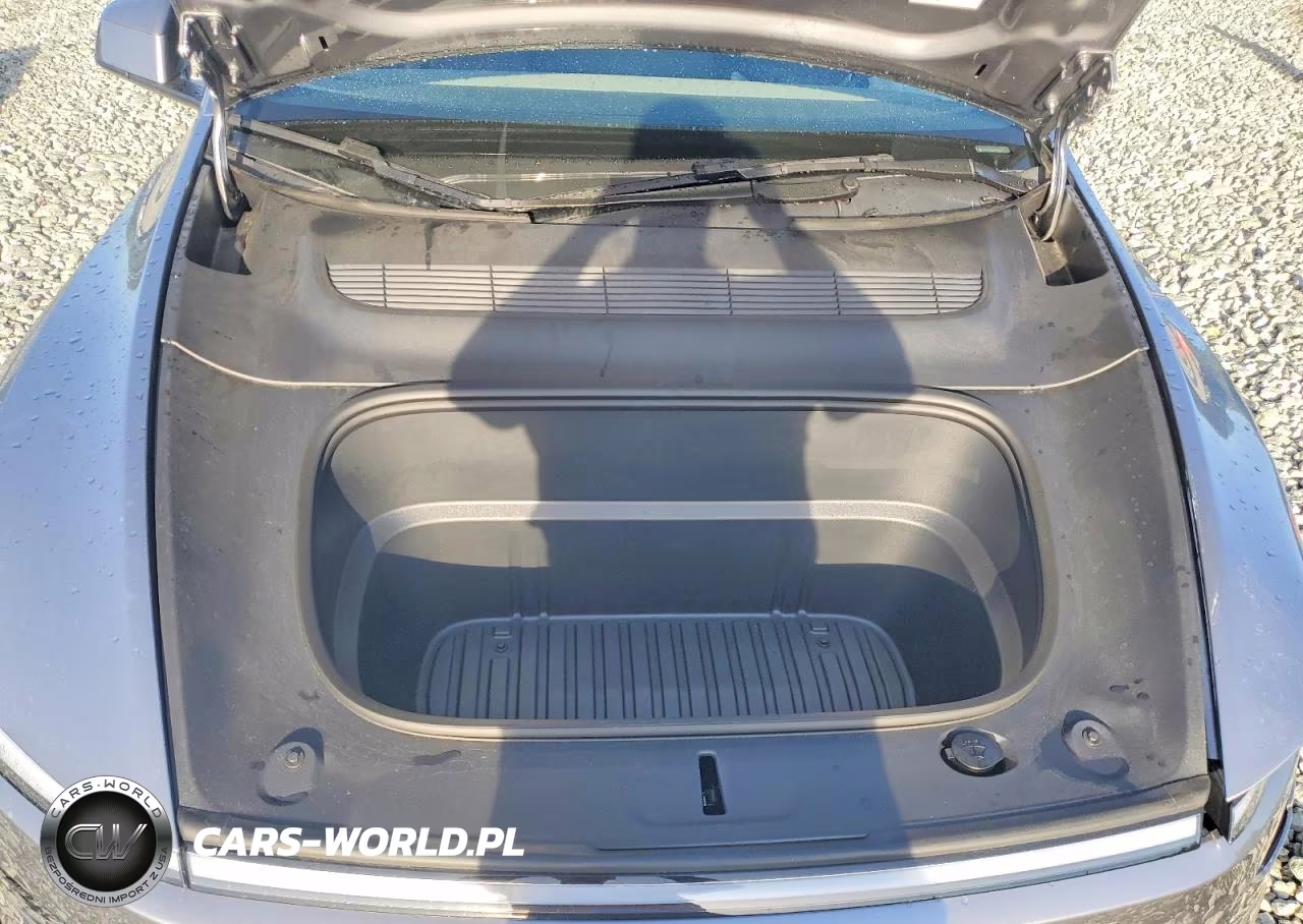 2026 Tesla Model Y VIN:7SAYGDED2TF549127 - 11