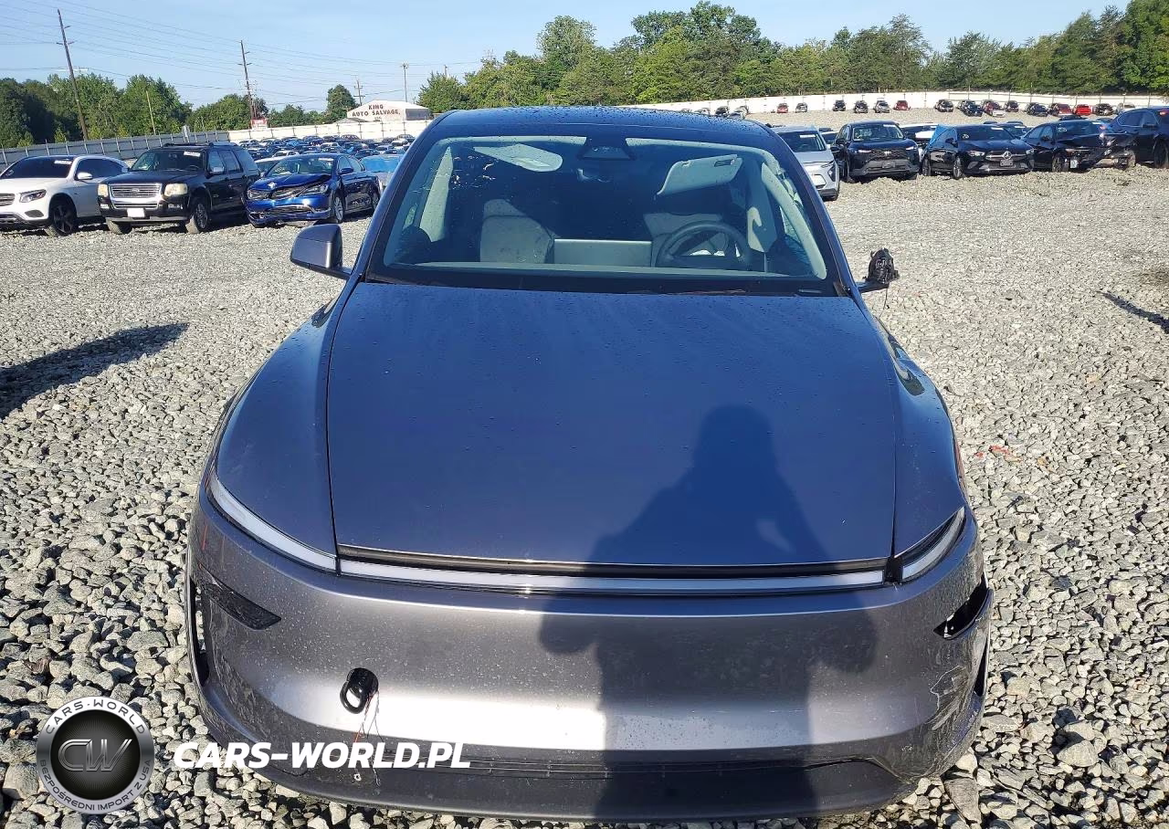 2026 Tesla Model Y VIN:7SAYGDED2TF549127 - 5