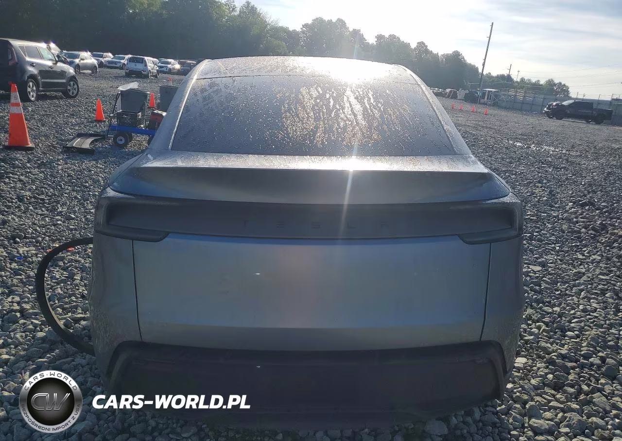 2026 Tesla Model Y VIN:7SAYGDED2TF549127 - 6