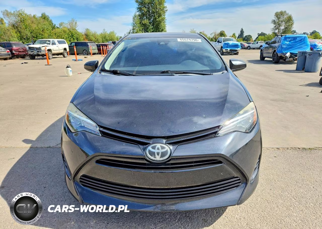 2018 Toyota Corolla Le VIN:5YFBURHE6JP818745 - 5