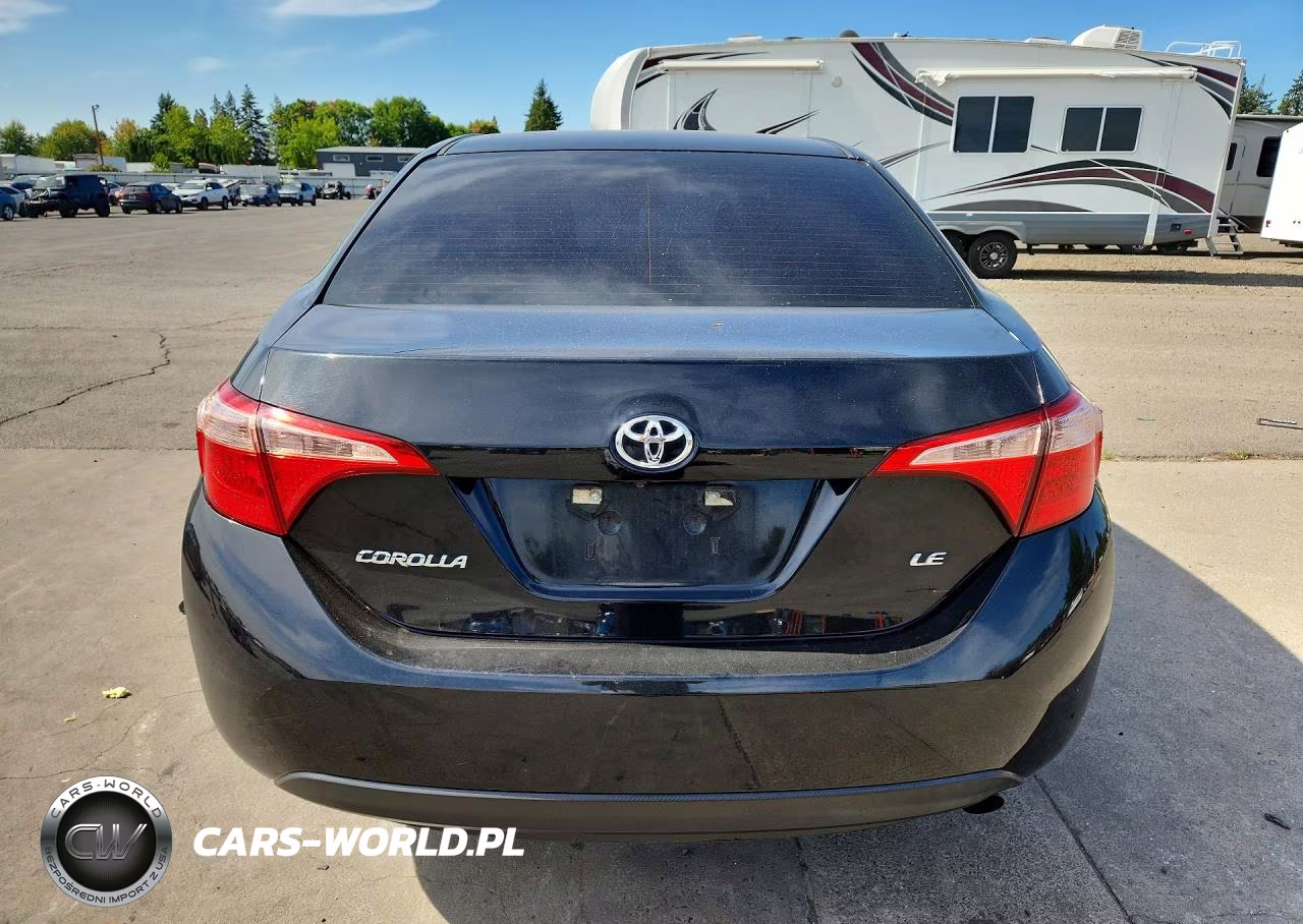 2018 Toyota Corolla Le VIN:5YFBURHE6JP818745 - 6