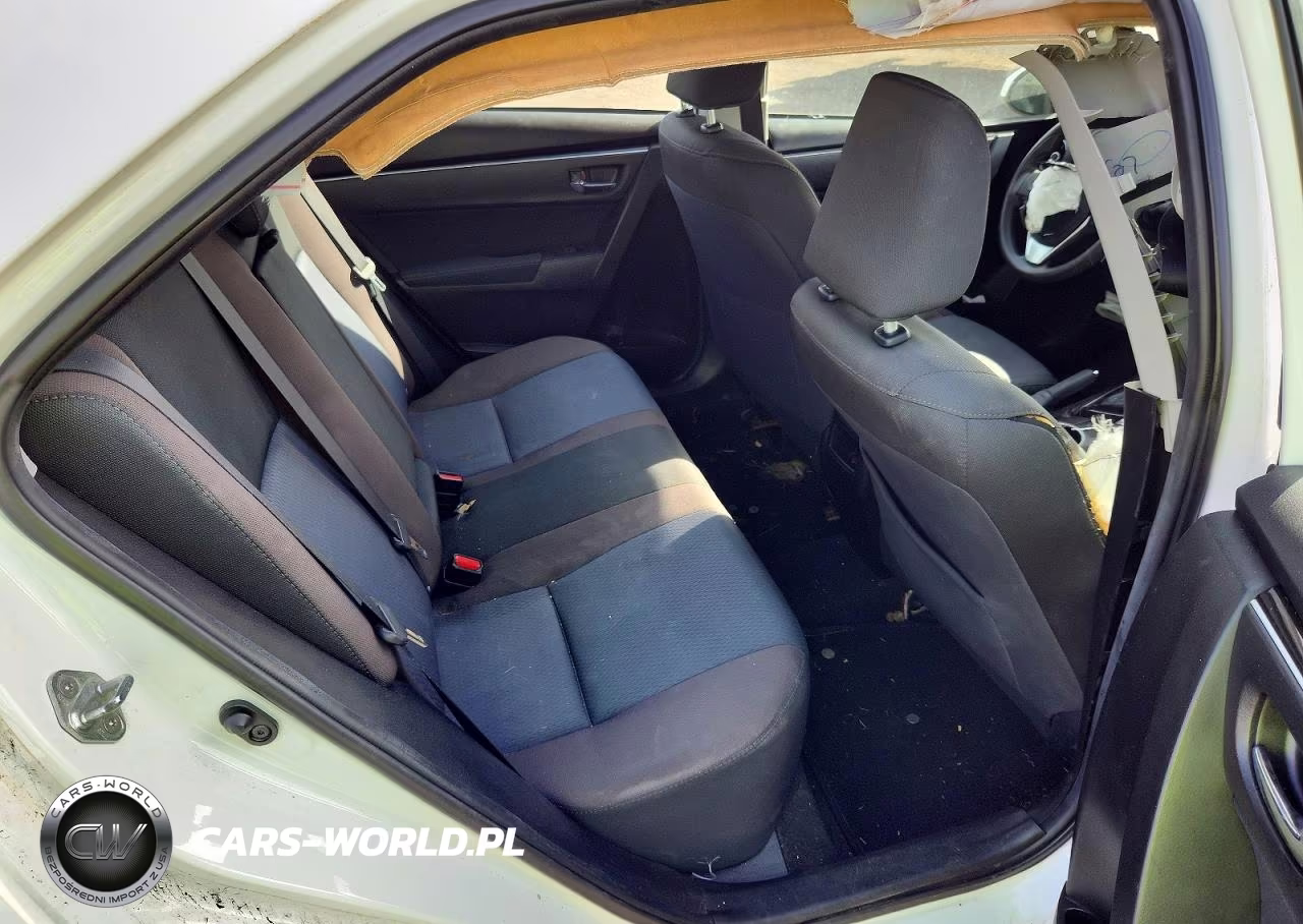2018 Toyota Corolla L VIN:5YFBURHE6JP773290 - 10