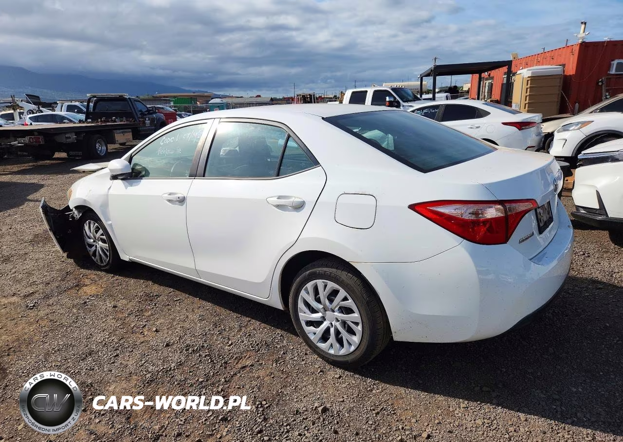 2018 Toyota Corolla L VIN:5YFBURHE6JP773290 - 2