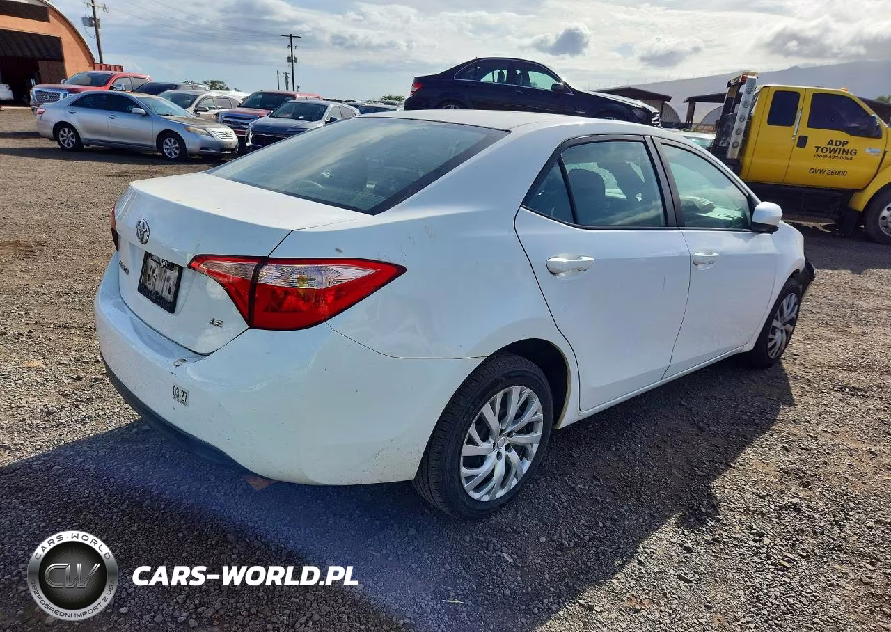 2018 Toyota Corolla L VIN:5YFBURHE6JP773290 - 3