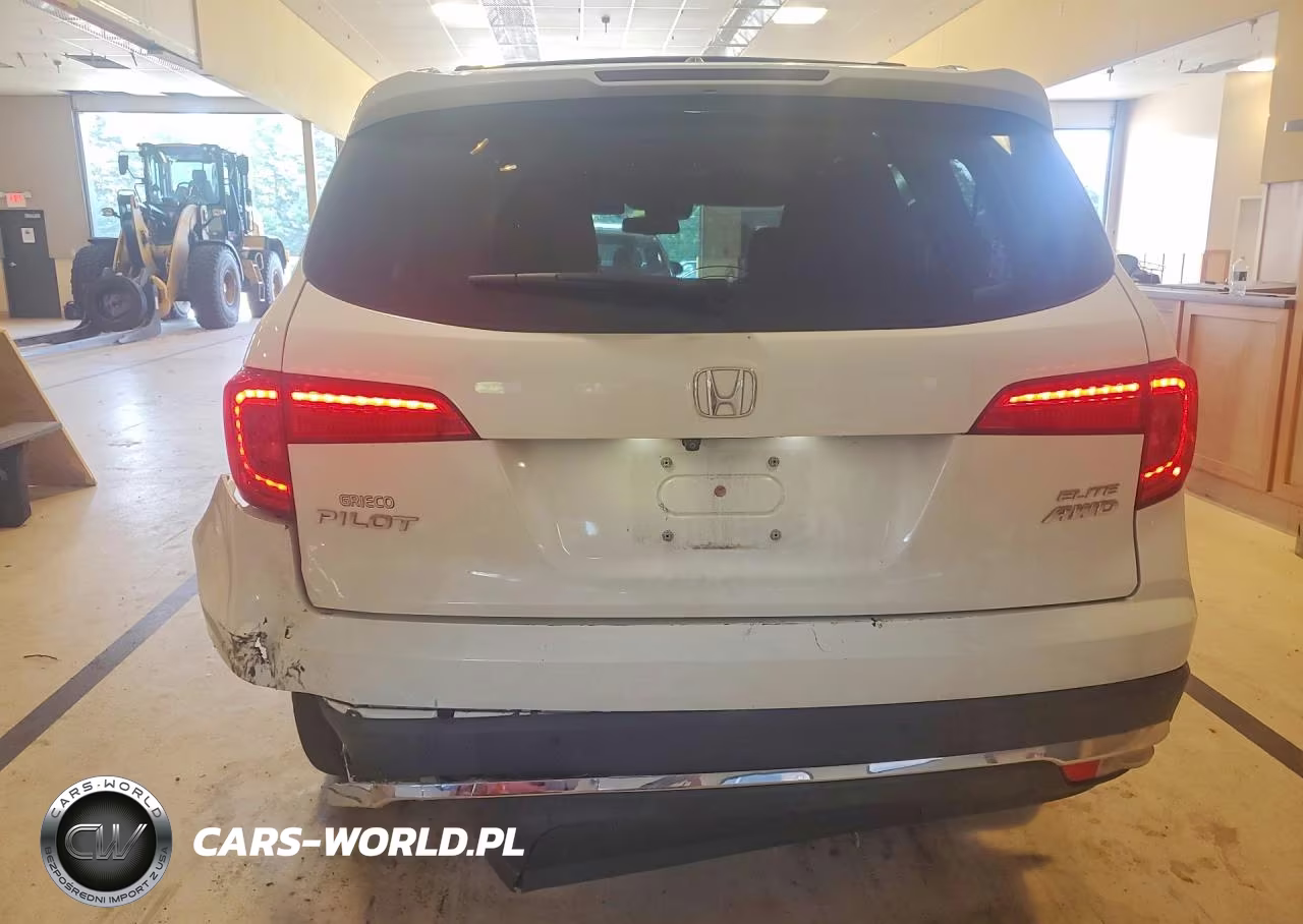 2017 Honda Pilot Elite VIN:5FNYF6H05HB098030 - 6