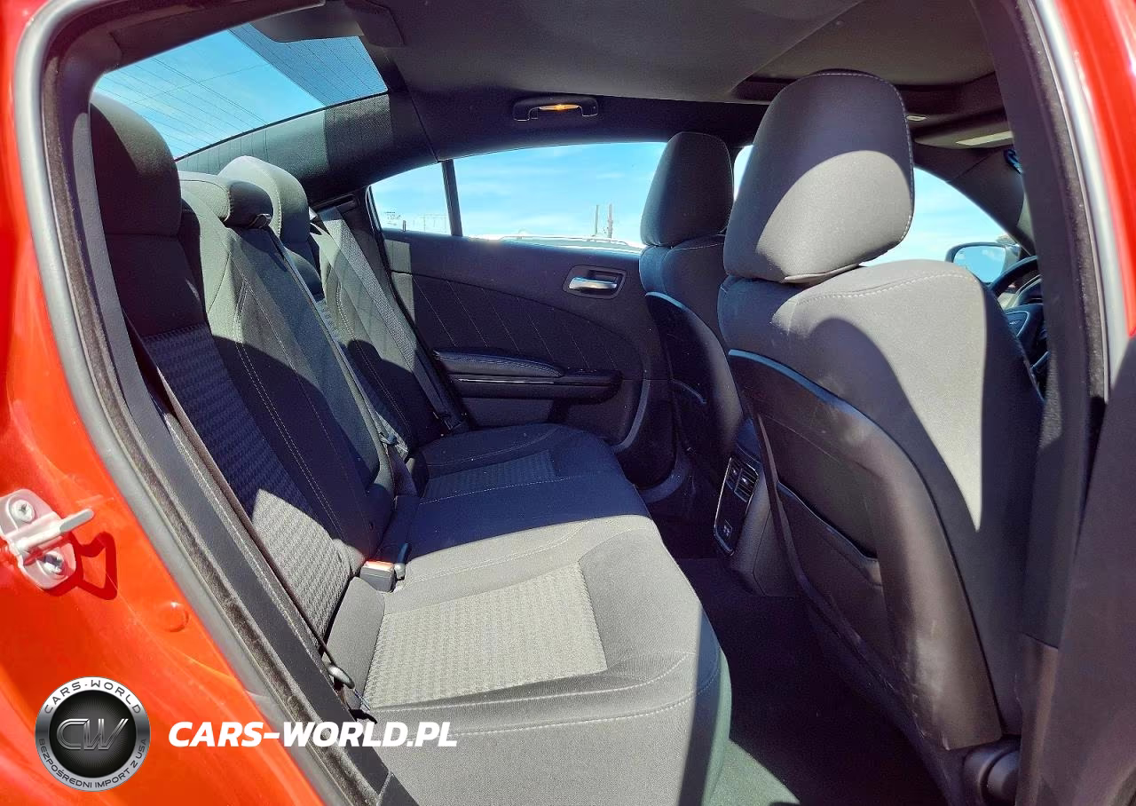 2019 Dodge Charger Sxt VIN:2C3CDXBG1KH683754 - 10