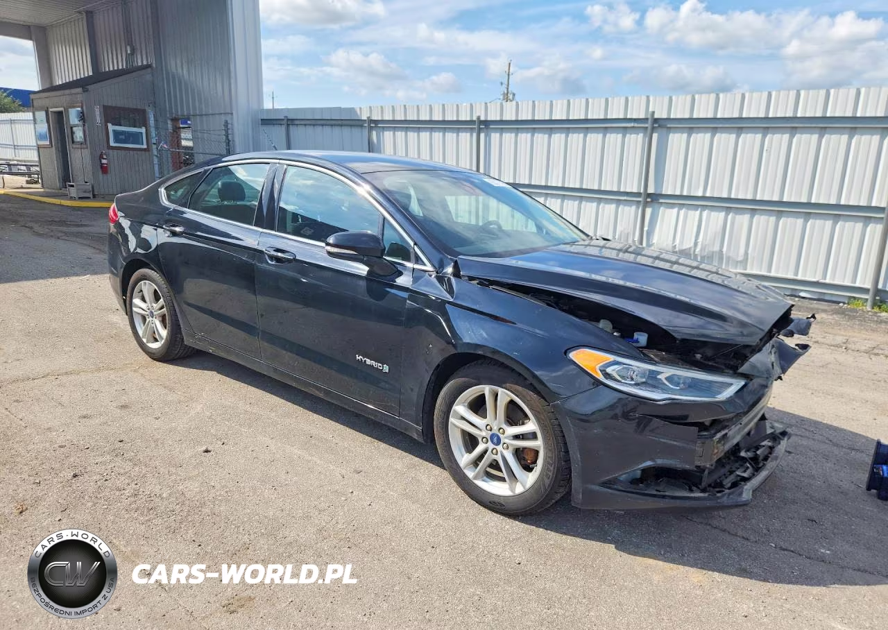 2018 Ford Fusion Se Hybrid VIN:3FA6P0LU3JR147795 - 4