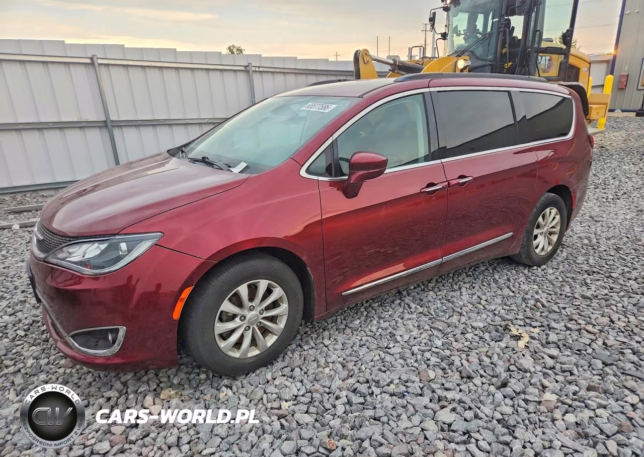 2017 Chrysler Pacifica Touring L – zdjęcie 1 z 13